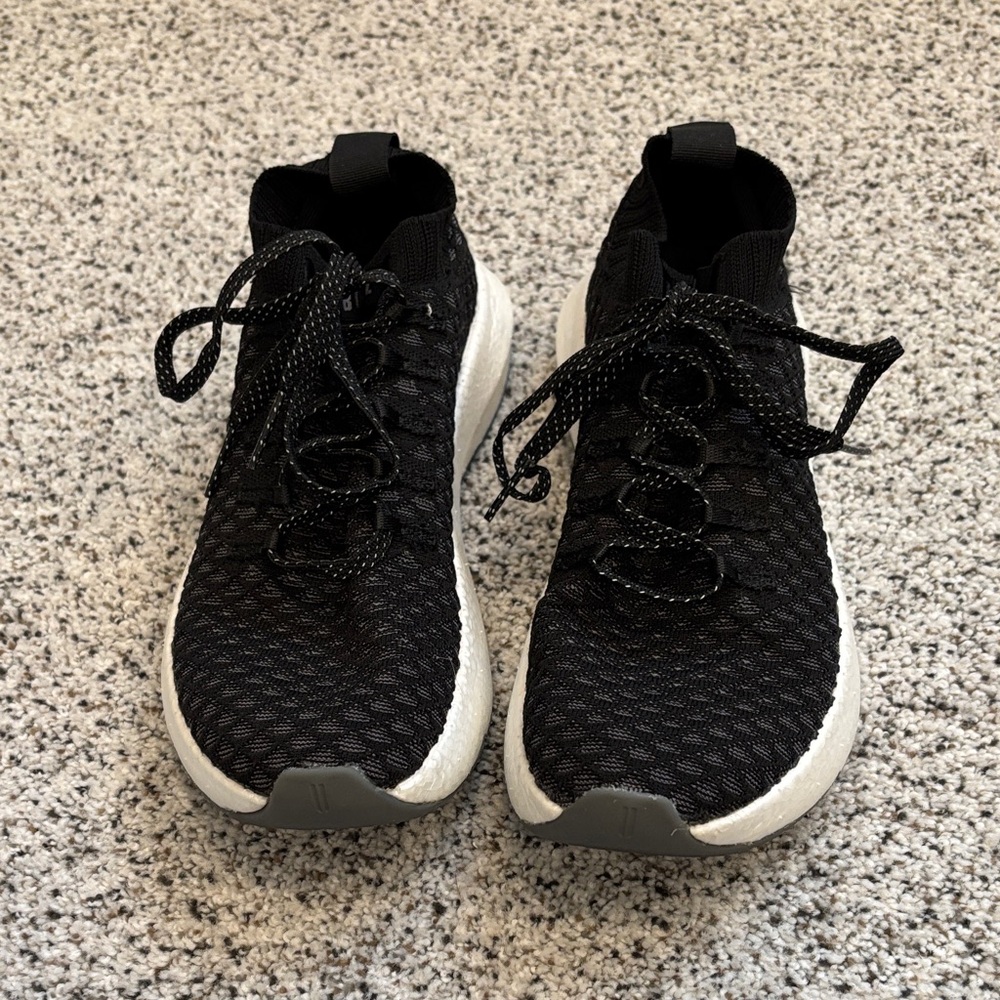 NOBULL womens Drive knit running shoe, size 8.5.
